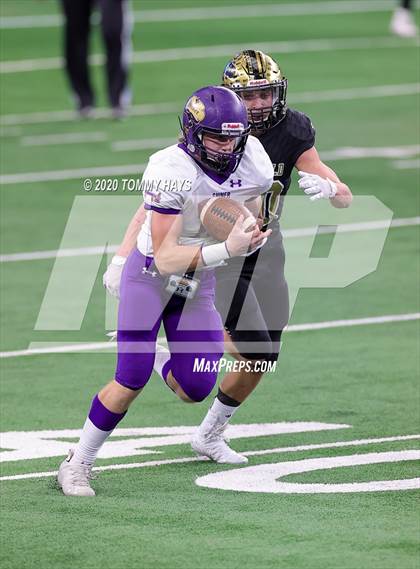 Thumbnail 1 in Post vs. Shiner (UIL 2A Division 1 State Final) photogallery.