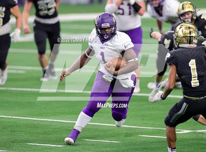 Thumbnail 2 in Post vs. Shiner (UIL 2A Division 1 State Final) photogallery.