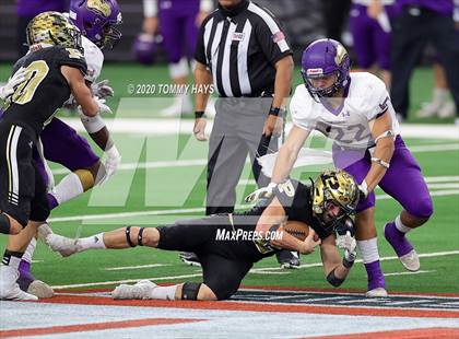 Thumbnail 3 in Post vs. Shiner (UIL 2A Division 1 State Final) photogallery.