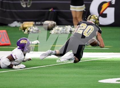 Thumbnail 1 in Post vs. Shiner (UIL 2A Division 1 State Final) photogallery.