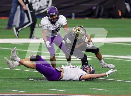Thumbnail 3 in Post vs. Shiner (UIL 2A Division 1 State Final) photogallery.