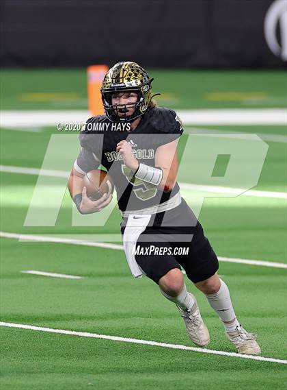Thumbnail 1 in Post vs. Shiner (UIL 2A Division 1 State Final) photogallery.