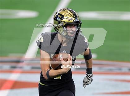 Thumbnail 3 in Post vs. Shiner (UIL 2A Division 1 State Final) photogallery.
