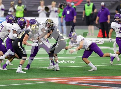 Thumbnail 3 in Post vs. Shiner (UIL 2A Division 1 State Final) photogallery.