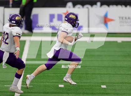 Thumbnail 3 in Post vs. Shiner (UIL 2A Division 1 State Final) photogallery.