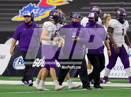 Thumbnail 2 in Post vs. Shiner (UIL 2A Division 1 State Final) photogallery.