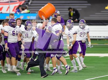 Thumbnail 2 in Post vs. Shiner (UIL 2A Division 1 State Final) photogallery.