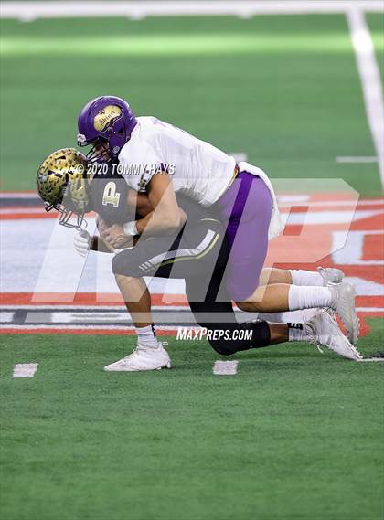 Thumbnail 2 in Post vs. Shiner (UIL 2A Division 1 State Final) photogallery.