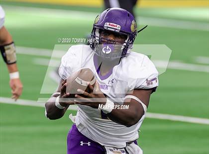 Thumbnail 1 in Post vs. Shiner (UIL 2A Division 1 State Final) photogallery.