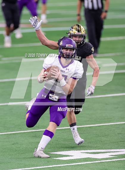 Thumbnail 1 in Post vs. Shiner (UIL 2A Division 1 State Final) photogallery.