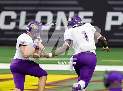 Thumbnail 3 in Post vs. Shiner (UIL 2A Division 1 State Final) photogallery.