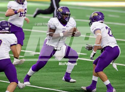 Thumbnail 2 in Post vs. Shiner (UIL 2A Division 1 State Final) photogallery.