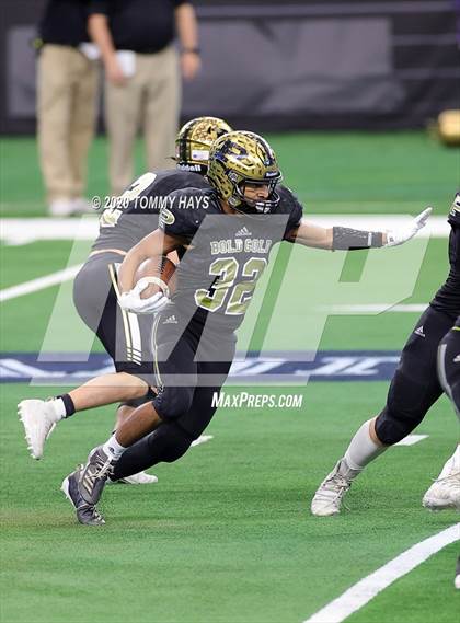 Thumbnail 2 in Post vs. Shiner (UIL 2A Division 1 State Final) photogallery.