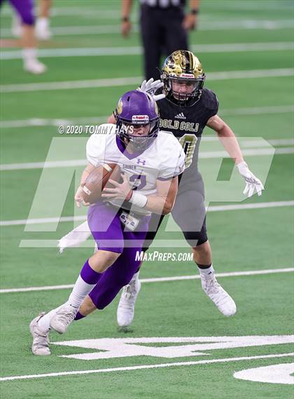 Thumbnail 3 in Post vs. Shiner (UIL 2A Division 1 State Final) photogallery.