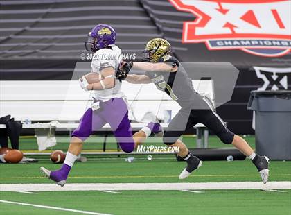 Thumbnail 2 in Post vs. Shiner (UIL 2A Division 1 State Final) photogallery.