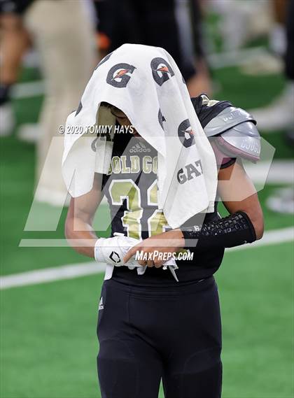 Thumbnail 3 in Post vs. Shiner (UIL 2A Division 1 State Final) photogallery.