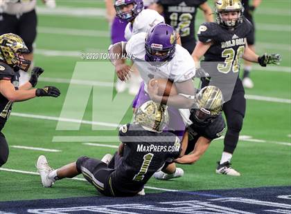 Thumbnail 1 in Post vs. Shiner (UIL 2A Division 1 State Final) photogallery.