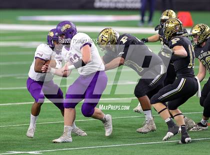 Thumbnail 2 in Post vs. Shiner (UIL 2A Division 1 State Final) photogallery.