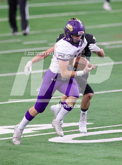 Thumbnail 2 in Post vs. Shiner (UIL 2A Division 1 State Final) photogallery.