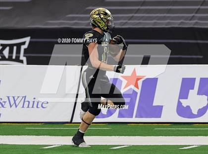 Thumbnail 2 in Post vs. Shiner (UIL 2A Division 1 State Final) photogallery.