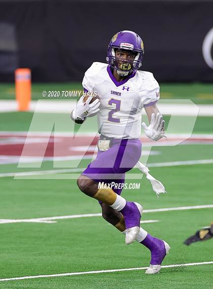 Thumbnail 2 in Post vs. Shiner (UIL 2A Division 1 State Final) photogallery.