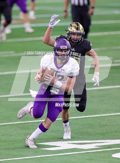Thumbnail 2 in Post vs. Shiner (UIL 2A Division 1 State Final) photogallery.