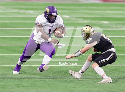 Thumbnail 1 in Post vs. Shiner (UIL 2A Division 1 State Final) photogallery.