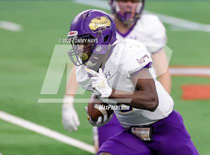 Thumbnail 3 in Post vs. Shiner (UIL 2A Division 1 State Final) photogallery.