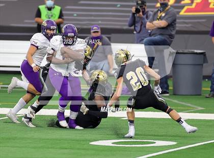 Thumbnail 2 in Post vs. Shiner (UIL 2A Division 1 State Final) photogallery.