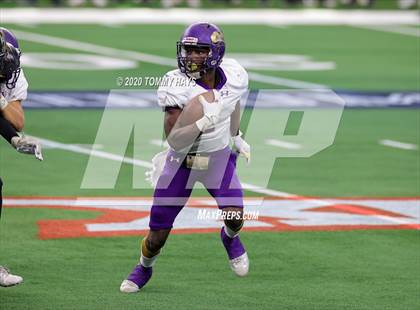 Thumbnail 2 in Post vs. Shiner (UIL 2A Division 1 State Final) photogallery.