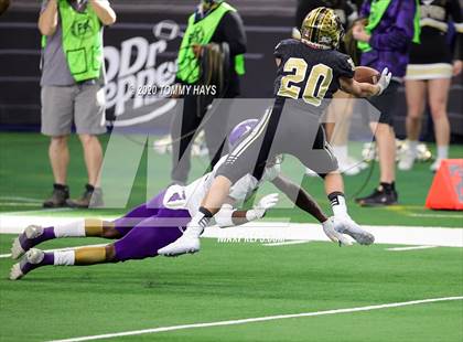 Thumbnail 3 in Post vs. Shiner (UIL 2A Division 1 State Final) photogallery.