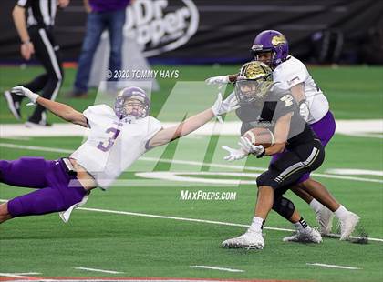 Thumbnail 1 in Post vs. Shiner (UIL 2A Division 1 State Final) photogallery.