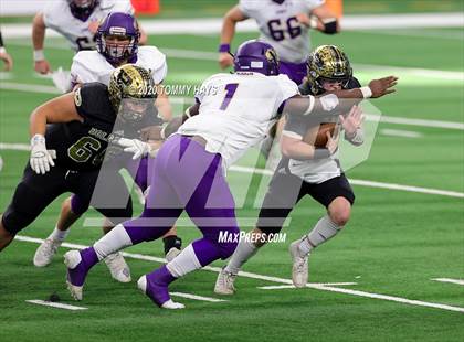 Thumbnail 3 in Post vs. Shiner (UIL 2A Division 1 State Final) photogallery.