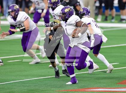 Thumbnail 2 in Post vs. Shiner (UIL 2A Division 1 State Final) photogallery.