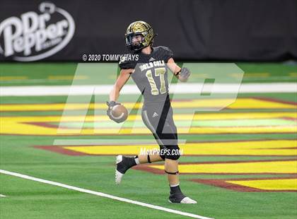 Thumbnail 3 in Post vs. Shiner (UIL 2A Division 1 State Final) photogallery.