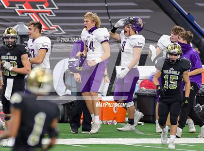 Thumbnail 1 in Post vs. Shiner (UIL 2A Division 1 State Final) photogallery.