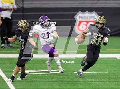 Thumbnail 2 in Post vs. Shiner (UIL 2A Division 1 State Final) photogallery.