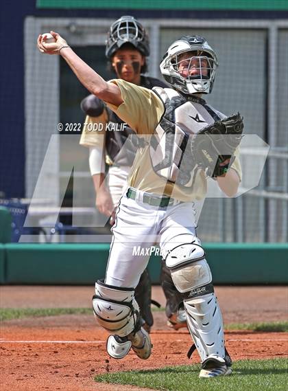 Thumbnail 1 in Maloney vs. Notre Dame (CIAC Class L Semifinal) photogallery.