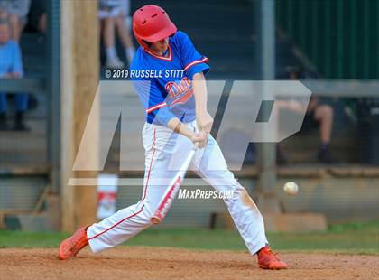 Thumbnail 1 in Kingfisher vs Durant photogallery.