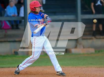 Thumbnail 3 in Kingfisher vs Durant photogallery.
