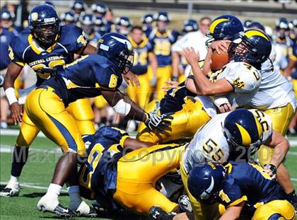 Thumbnail 1 in Central Catholic vs. Mt. Lebanon (5 Days 2 Friday) photogallery.