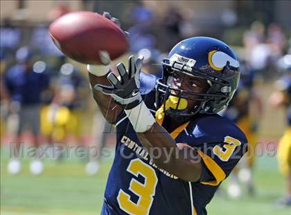 Thumbnail 2 in Central Catholic vs. Mt. Lebanon (5 Days 2 Friday) photogallery.