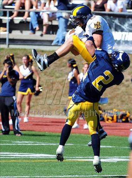 Thumbnail 3 in Central Catholic vs. Mt. Lebanon (5 Days 2 Friday) photogallery.