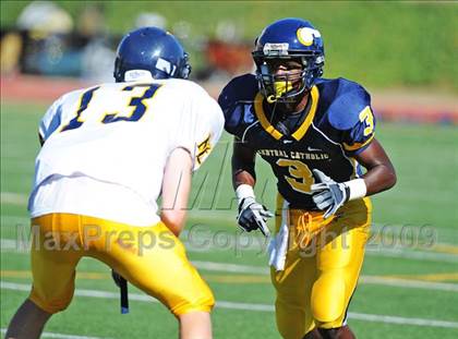 Thumbnail 2 in Central Catholic vs. Mt. Lebanon (5 Days 2 Friday) photogallery.