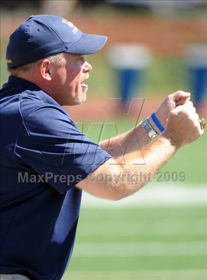 Thumbnail 3 in Central Catholic vs. Mt. Lebanon (5 Days 2 Friday) photogallery.