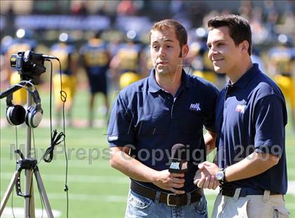 Thumbnail 2 in Central Catholic vs. Mt. Lebanon (5 Days 2 Friday) photogallery.