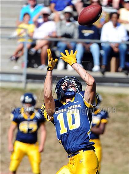 Thumbnail 1 in Central Catholic vs. Mt. Lebanon (5 Days 2 Friday) photogallery.