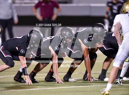 Thumbnail 3 in Millsap vs Henrietta (UIL 3A D2 Bi-District Playoff) photogallery.