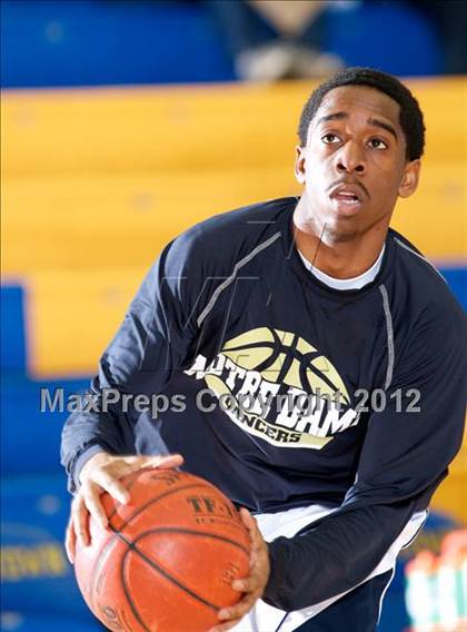 Thumbnail 1 in Masuk vs. Notre Dame-Fairfield (SWC Semifinal) photogallery.