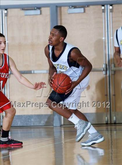 Thumbnail 1 in Masuk vs. Notre Dame-Fairfield (SWC Semifinal) photogallery.
